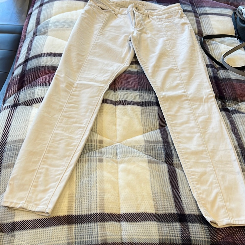 A bundle of two jeans